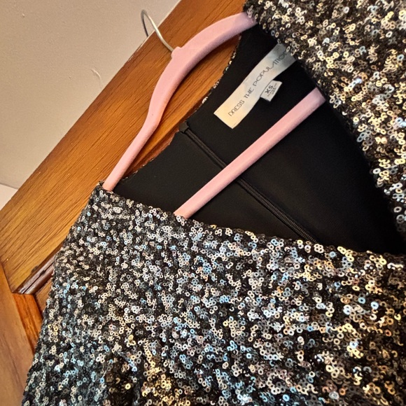 Dress The Population Sequin Long Sleeve Dress - Black Silver NYE - Picture 4 of 6